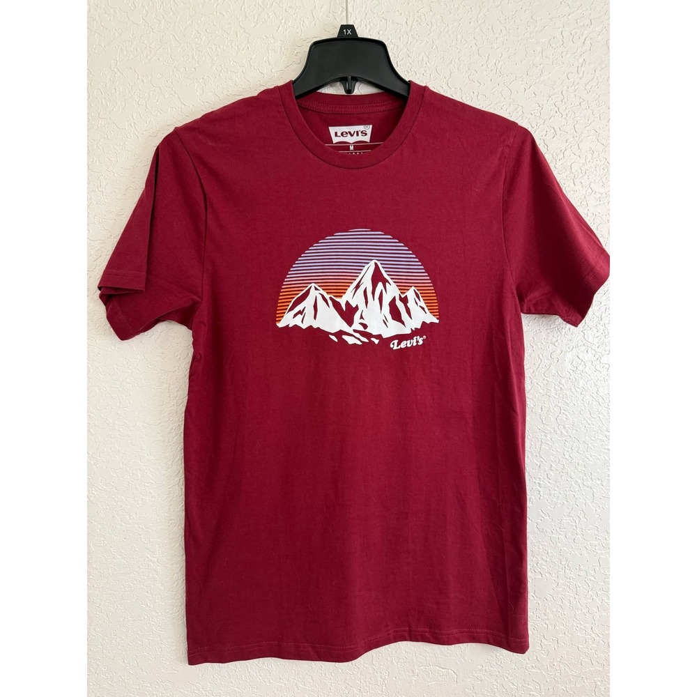 Levi's Graphic Tee Shirt Men's Medium Burgundy Mountain Sunset‎ Outdoor T-Shirt